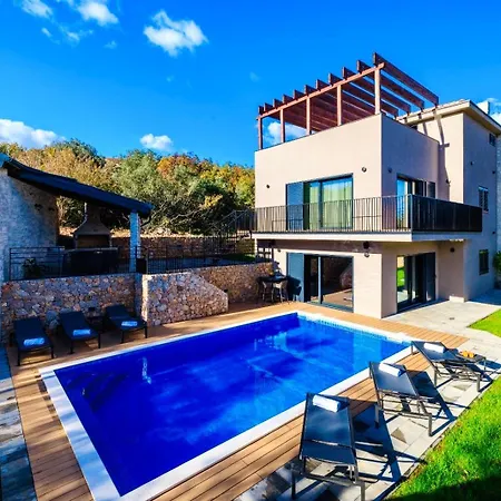 Villa Le Maris With Indoor & Outdoor Heated Pool
