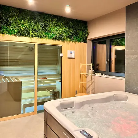 Le Maris With Indoor & Outdoor Heated Pool * Dobrinj