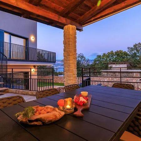 Le Maris With Indoor & Outdoor Heated Pool Dobrinj