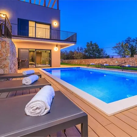 Le Maris With Indoor & Outdoor Heated Pool *