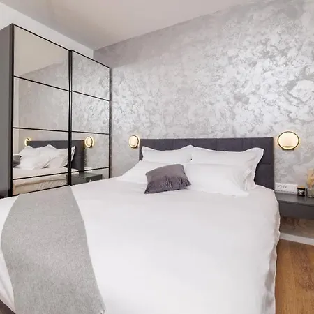 Le Maris With Indoor & Outdoor Heated Pool