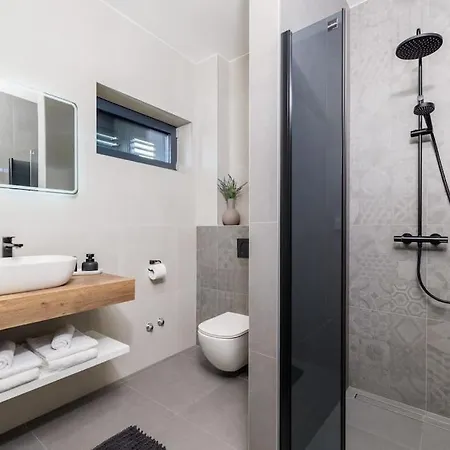 Villa Le Maris With Indoor & Outdoor Heated Pool Dobrinj