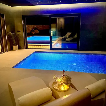 Villa Le Maris With Indoor & Outdoor Heated Pool